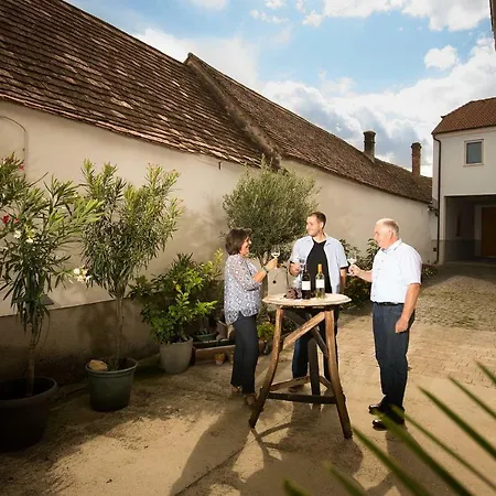 Weingut Familie Krell Guest house *